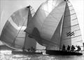 TraveLodge defeated Willie B in a 1969 Sail-off for the Giltinan Championship on the Brisbane River © Archive